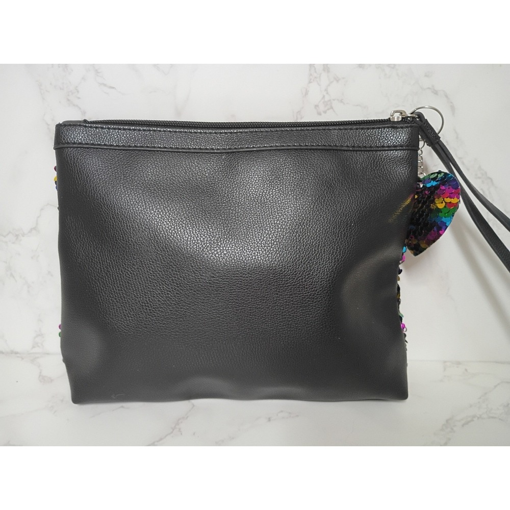 VICTORIA'S SECRET Rainbow Sequin Reversible Wristlet w/ Heart Charm - NWOT - Picture 2 of 7